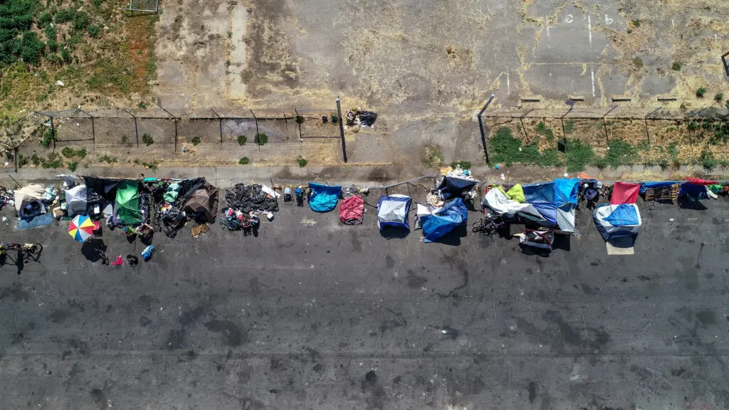 Homeless tents along Sacramento's Ahern street in 2019.