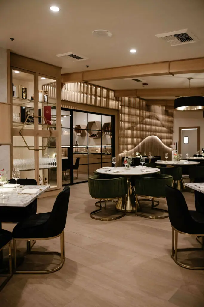 Eldo Chop House's dining room