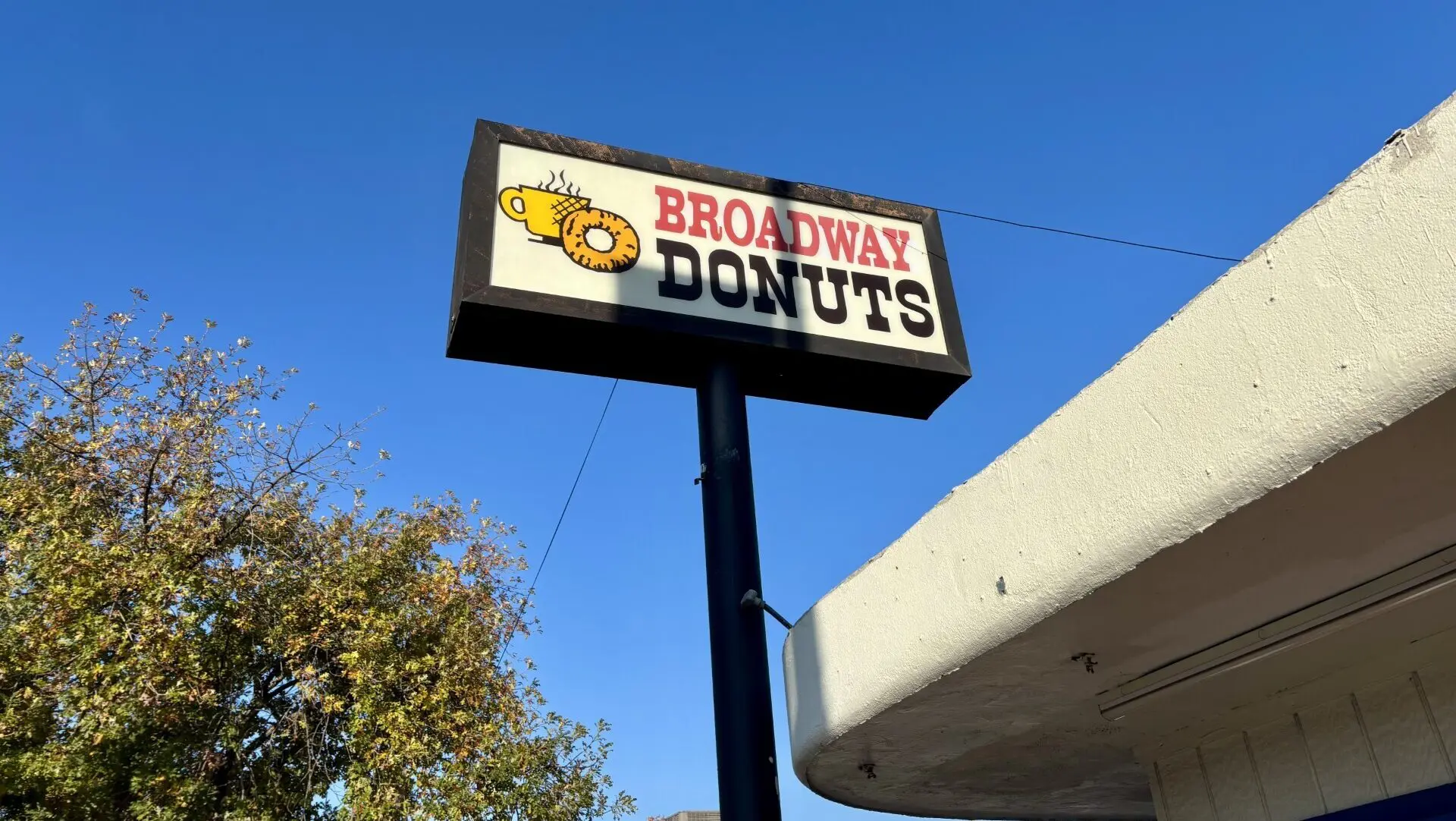 Broadway Donuts exterior sign