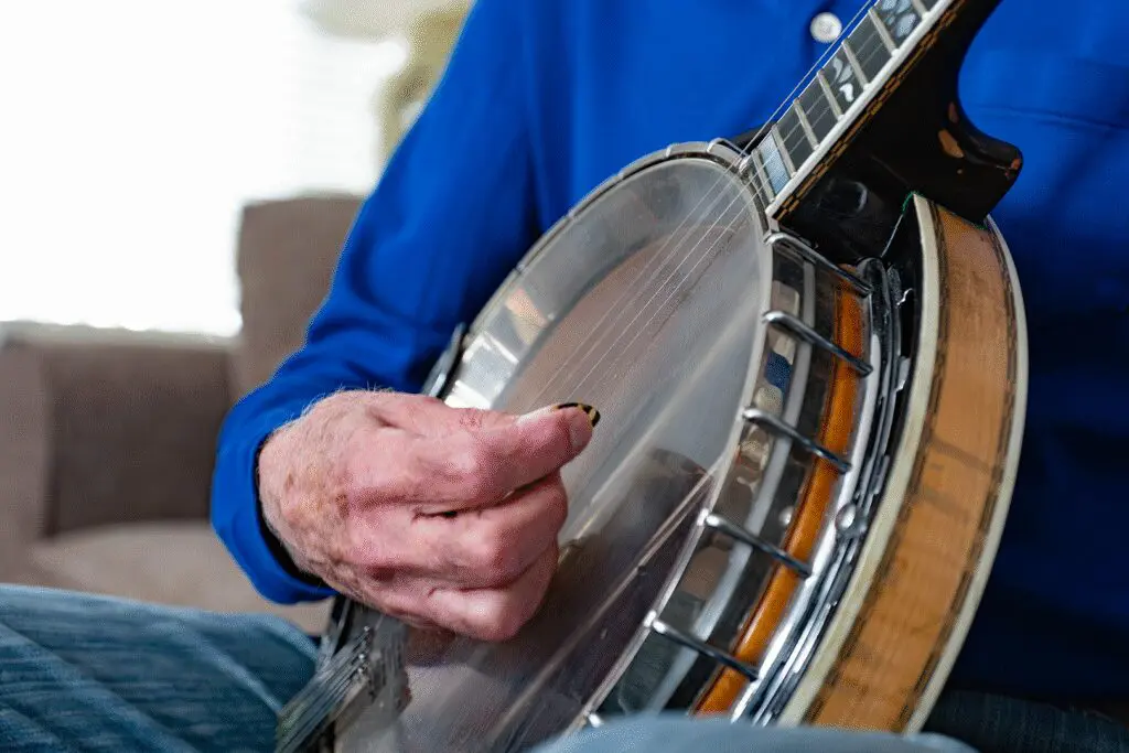person playing banjo
