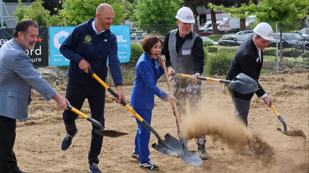 People with shovels