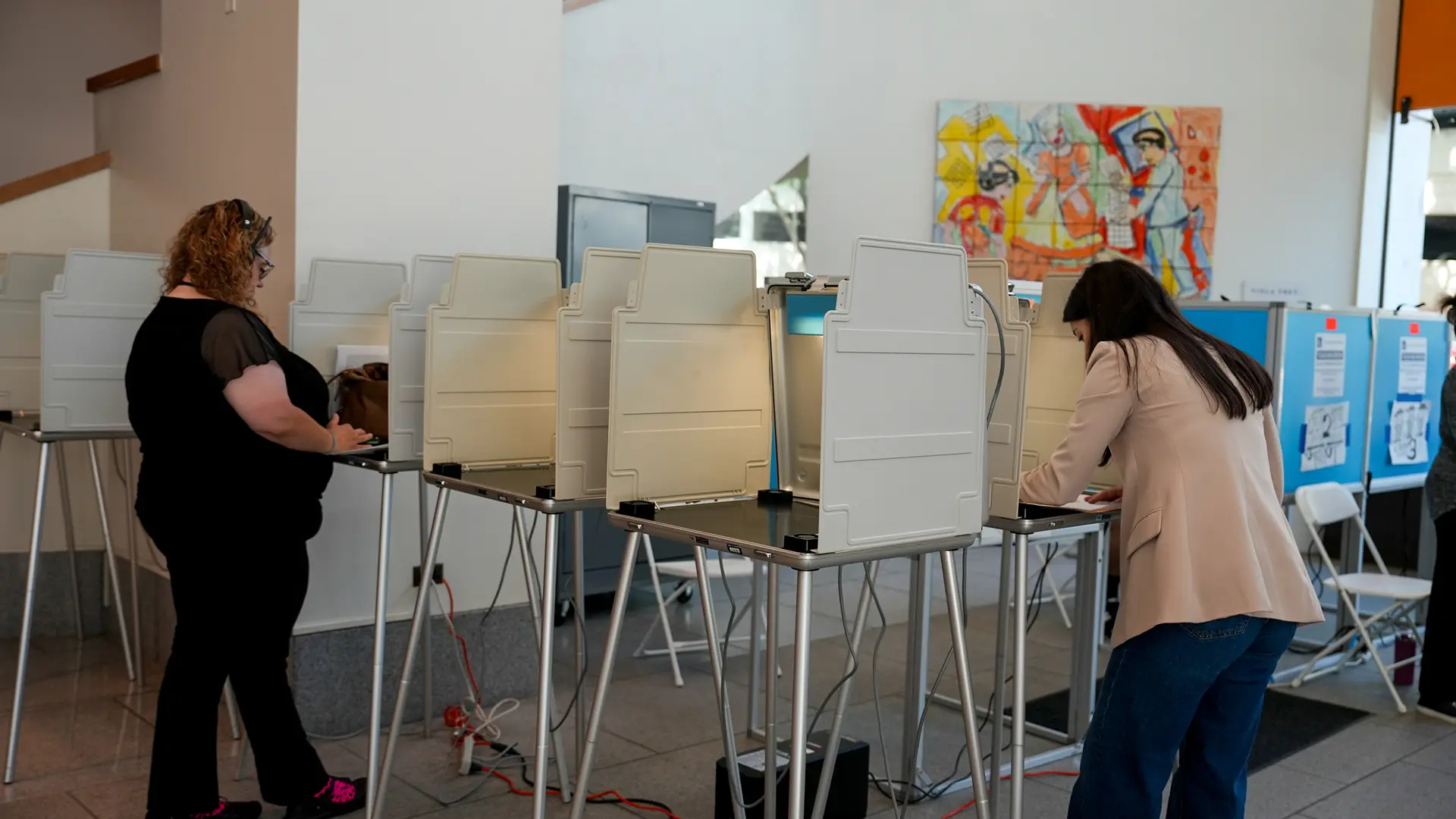 Voting center at the California Museum in Downtown Sacramento on June 2, 2026. Photo by Denis Akbari.