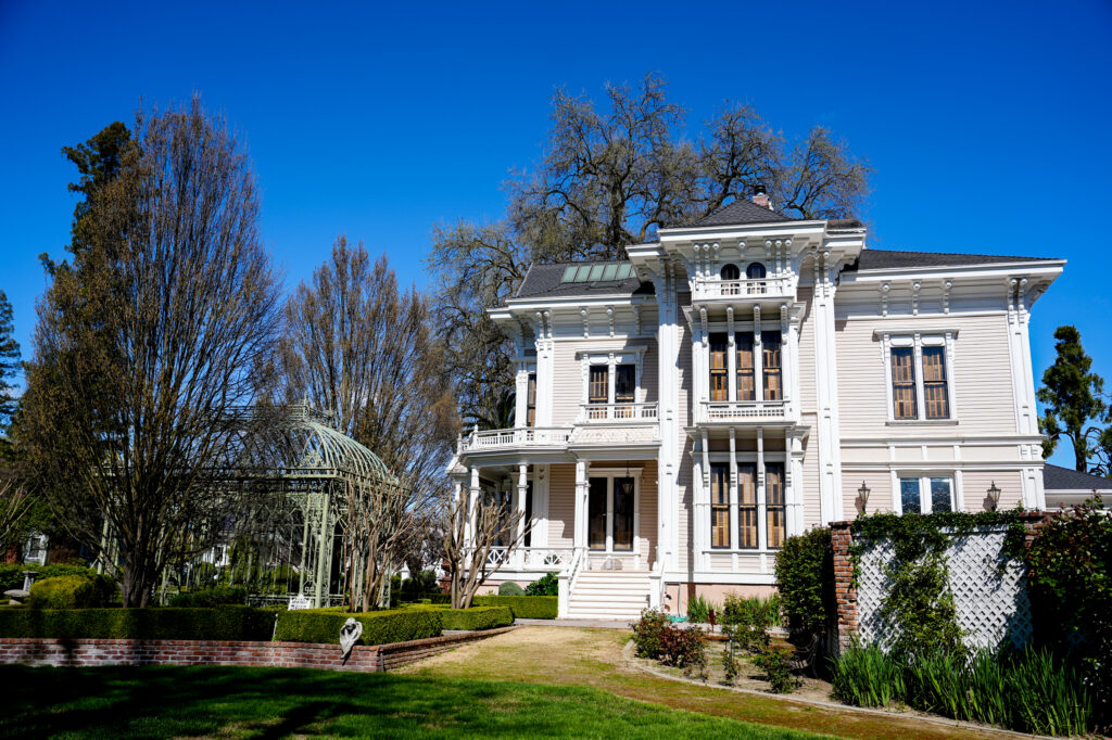 Victorian architecture house in the historic neighborhoods between College and 3rd street. Photo by Denis Akbari.
