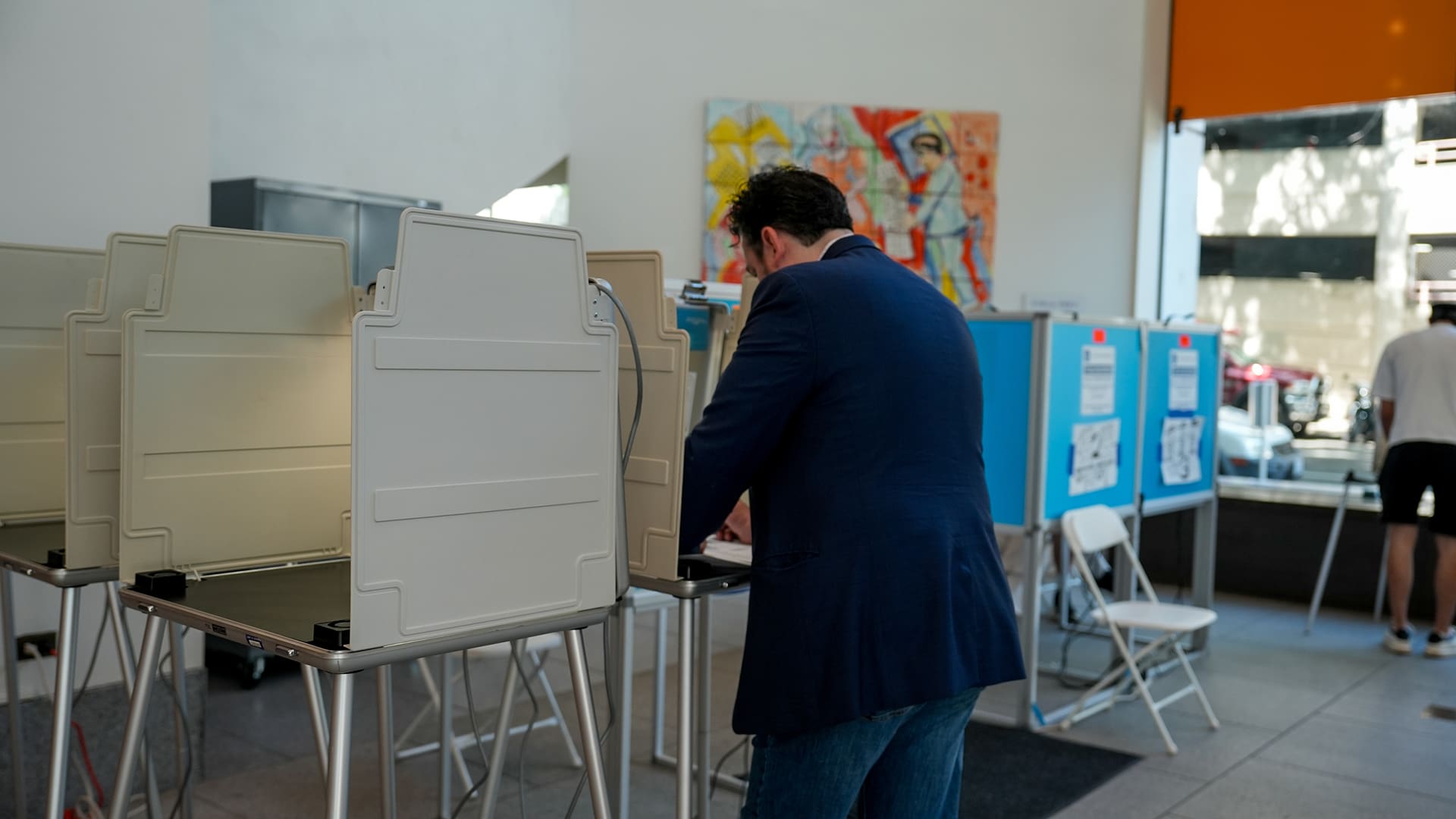 Voting center at the California Museum in Downtown Sacramento on June 2, 2026. Photo by Denis Akbari.