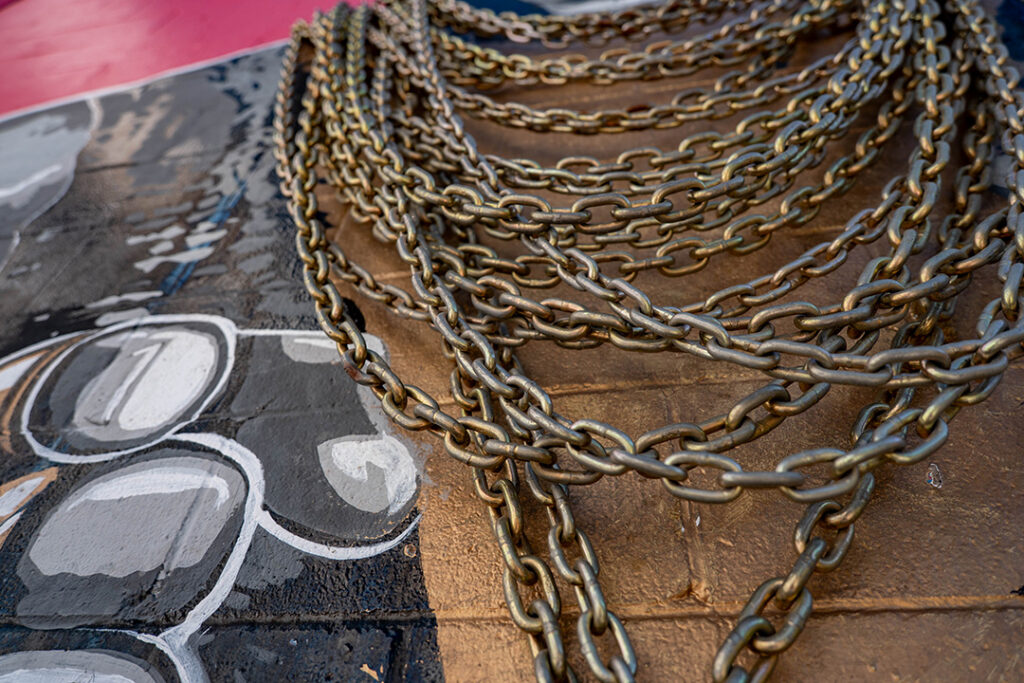 chains