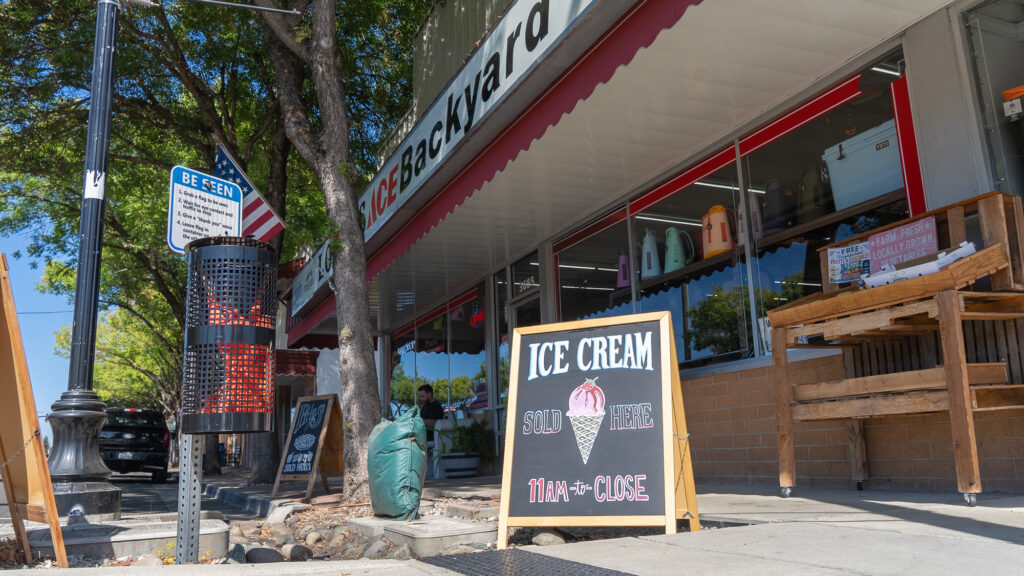 ice cream bar