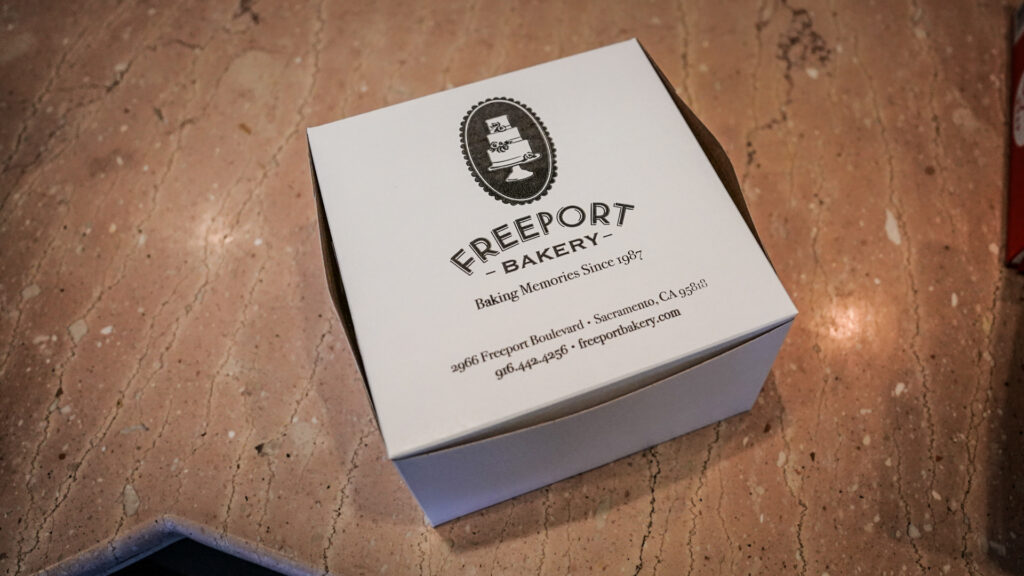 Cake box