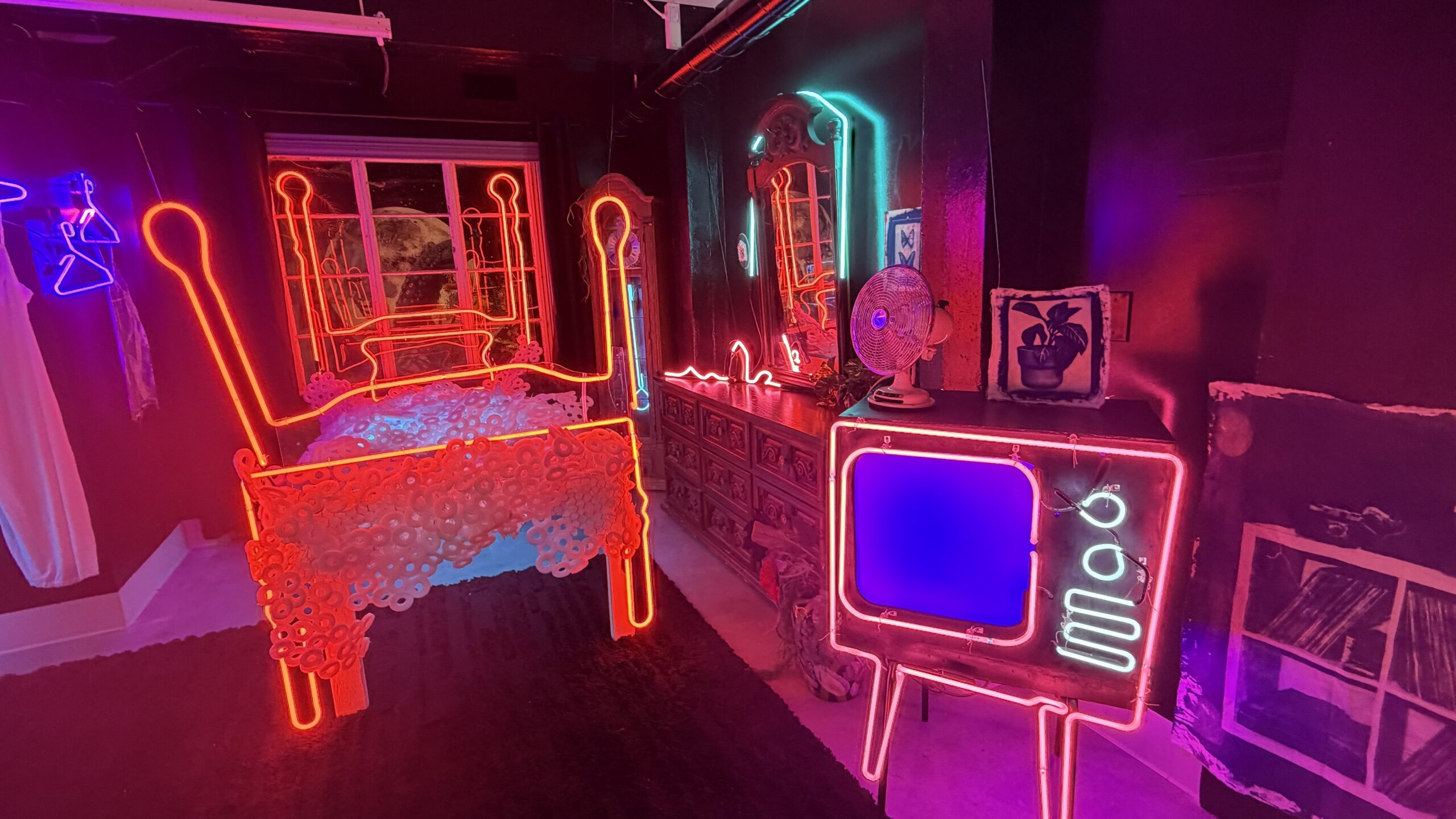 Neon lights turned into art