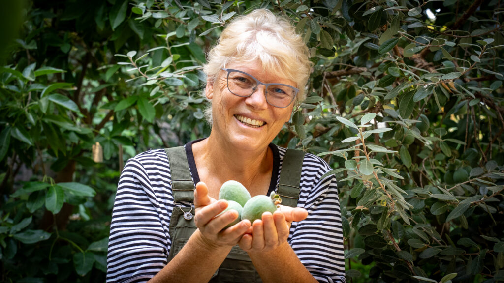 woman holding fruit